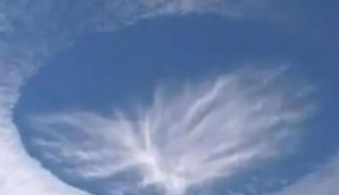 Mayat tiba-tiba jatuh dari langit di Inggris
